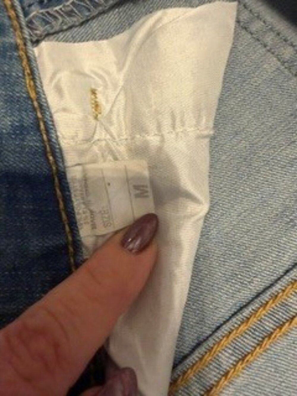 Distressed - Ripped Jeans - Picture 5 of 5